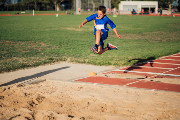 Kids spike track outlet shoes